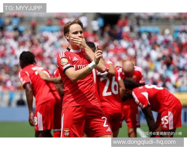 友谊赛精彩回顾拜仁大胜AC米兰乌龙球成焦点战术分析引人深思 友谊赛精彩回顾拜仁大胜AC米兰乌龙球成焦点战术分析引人深思