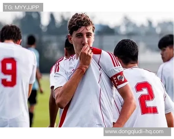 足总杯精彩对决莱比锡大胜那不勒斯引发转会热议